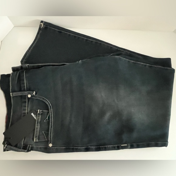 True Religion Geno SN Relaxed Slim Jeans Size 38x32 Dark Smoky Wash - Picture 5 of 13